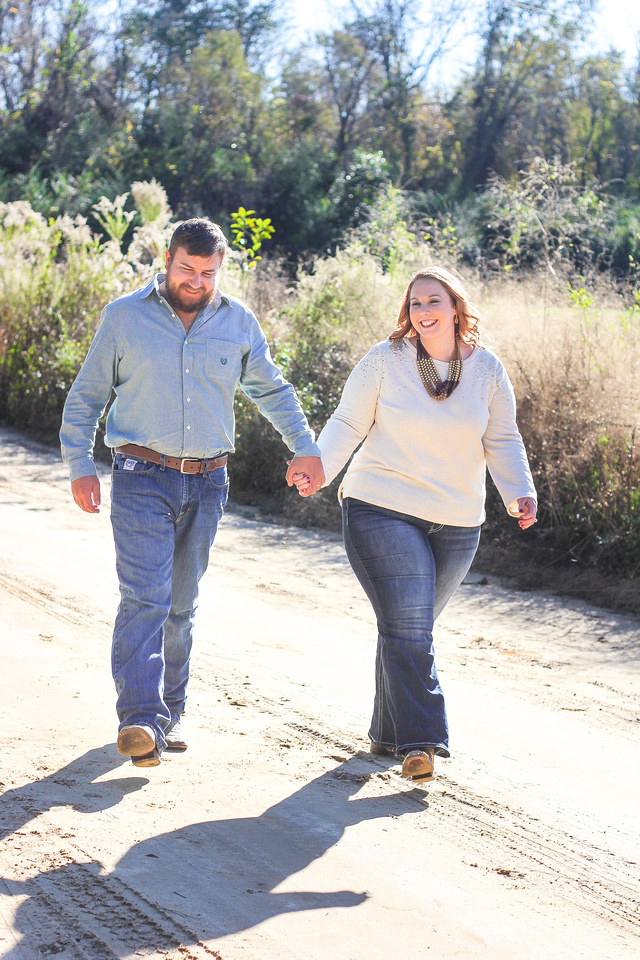 Family Christmas Photo with dogs in Ashburn, GA Photographer Amanda Lynn Photography