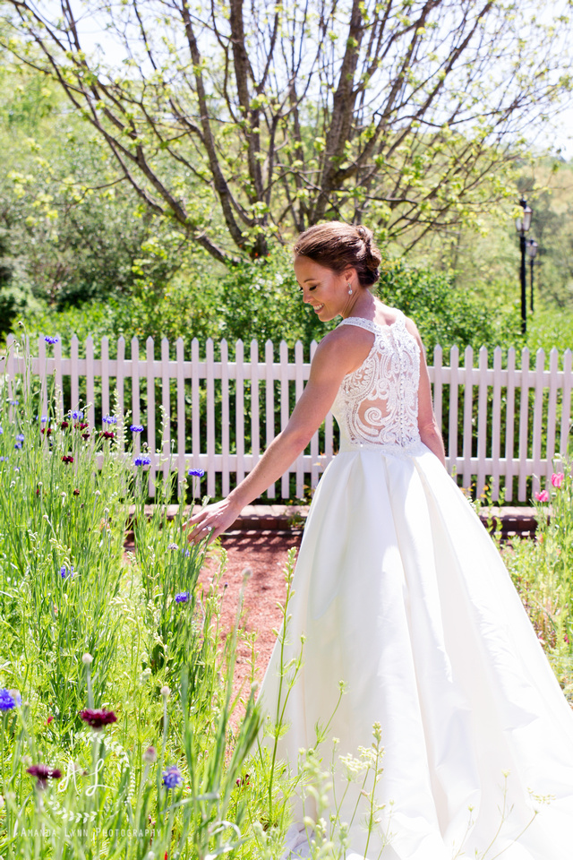 Bridal portraits at state botanical gardens of Georgia wedding dress bridals by lori Atlanta Georgia bridal bouquet panel design and events Monroe ga Amanda lynn photography